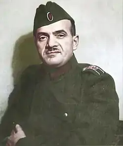 Plukovník Kromiadi v uniformě RNNA s hodnostním označením