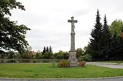 Krucifix u rybníka (Prostějov) 1.jpg