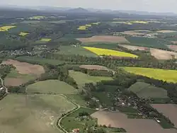 letecký pohled na Dolení Kruhy a nedalekou Mohelnici