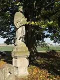 Krukanice, socha svatého Jana Nepomuckého proti zámku.jpg