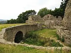 Štítová zeď s baštou