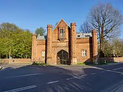 Vstupní brána do zámeckého parku