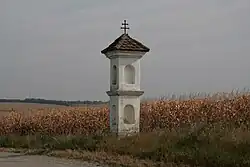 Kubšice, boží muka u cesty na Olbramovice (4062).jpg