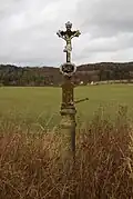 Kříž na křižovatce k vesnici
