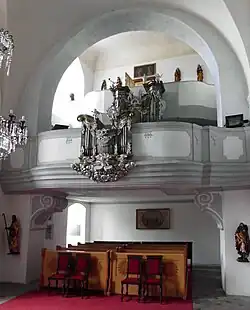 Kůr kaple Nejsvětější Trojice na zámku Hrubý Rohozec