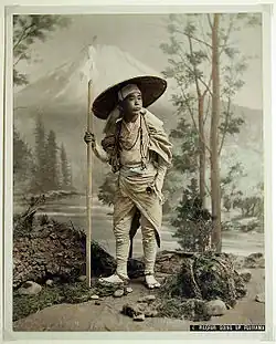 Poutník jdoucí na horu Fudžijama