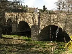 Kutná Hora, kamenný most přes Vrchlici.jpg