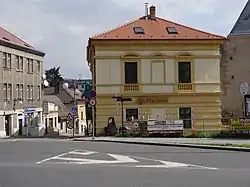 Kutná Hora-Žižkov - místo bývalé kapličky se sochou svatého Jana Nepomuckého na rohu ul. Husovy a Kremnické (2).jpg