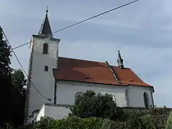 Farní kostel sv. Bartoloměje v Kvášňovicích.