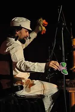 Aleš Pilgr při koncertu skupiny Květy v Českých Budějovicích 8. dubna 2009