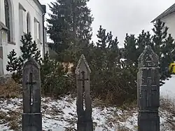 Detail umrlčích prken u kostela svatého Štěpána