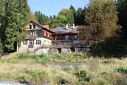 Chátrající objekt chaty (2014)