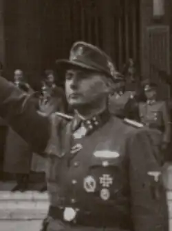 Léon Degrelle jako SS-Sturmbannführer v roce 1944