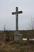 Kříž poblíž vesnice