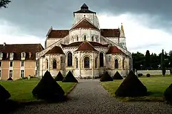 Závěr opatského kostela ve Fontgombault