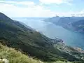 Lago di Garda jižním směrem z Monte Balda