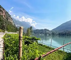 Jezero Santa Massenza s elektrárnou Santa Massenza