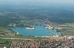 Letecký pohled na jezero Čiče