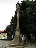 Lanškroun, sloup se sousoším Nejsvětější Trojice.JPG