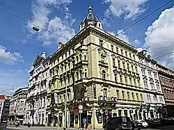 Nárožní dům Lazarská x Vladislavova