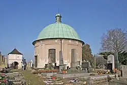 Lazne Bohdanec CZ hrbitovni kaple.jpg