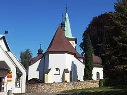 Lešná (VS), kostel, ohradní zeď.jpg