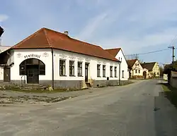 Severní část obce Ledce