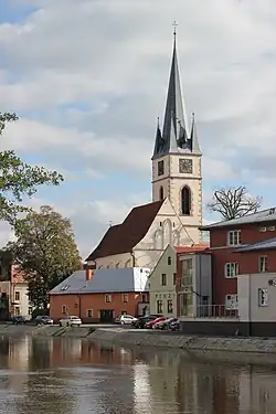 Kostel sv. Petra a Pavla od západa