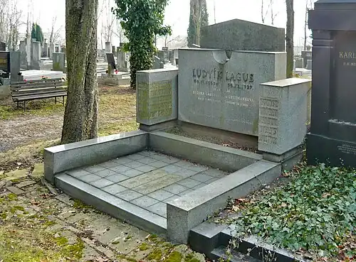 Náhrobek Ludvíka Laguse, před 1934, Nový židovský hřbitov, Praha