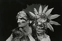 Lenka Pichlíková a Patrick McCluskey v inscenaci mimu Medea (International Festival of Arts and Ideas, 2000).