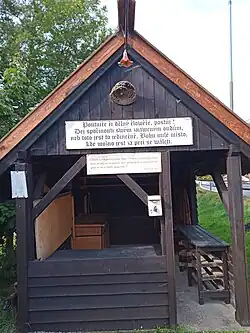 Detail objektu pomocného přístřešku (léto 2021)