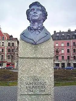 Busta L. Klenze v Mnichově