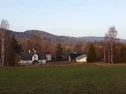 Pohled na domy v obci Lesík (2020)