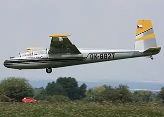 Let L-13 Blaník (OK-8827)