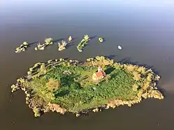 Ostrov s kostelem