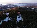 Letecký zimní pohled na rozhlednu