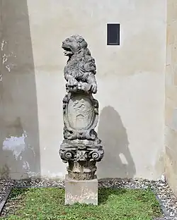 Lev s městským znakem, SGVU Litoměřice