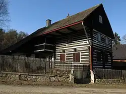 Roubený podstávkový dům ve Lhotě u Dubé