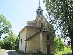 Lhotka (Vítkov), kaple zepředu.jpg