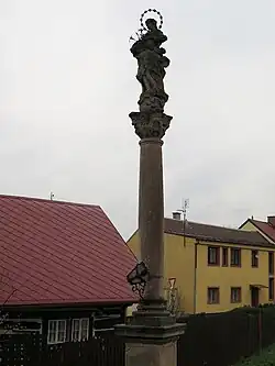 Sloup se sochou Panny Marie Immaculaty