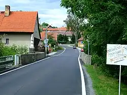 Centrum obce Libeř s mostem přes Zahořanský potok