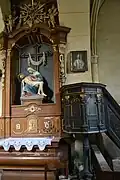 Kazatelna a oltář