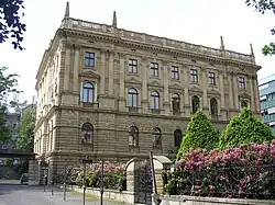 Liberec, Zámecké náměstí, spořitelna Felberova.jpg