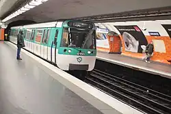 Nástupiště ve stanici