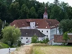 Libníč - bývalé lázně.jpg