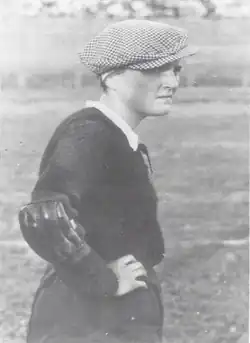 Libuše Drahovzalová jako brankářka během zápasu v Jugoslávii (1938)