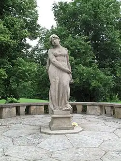 Žena s růží (1959), Lidice