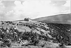 Lichtenštejnova chata na jedné z dobových pohlednic