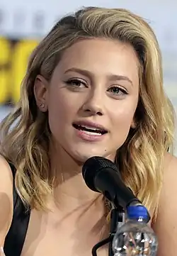Lili Reinhart (21. července 2019)