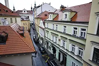 Severní část Liliové ulice. Pohled směrem ke Klementinu